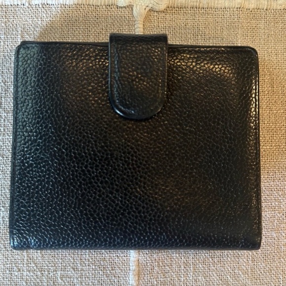 CHANEL Black Caviar Wallet - Picture 3 of 10
